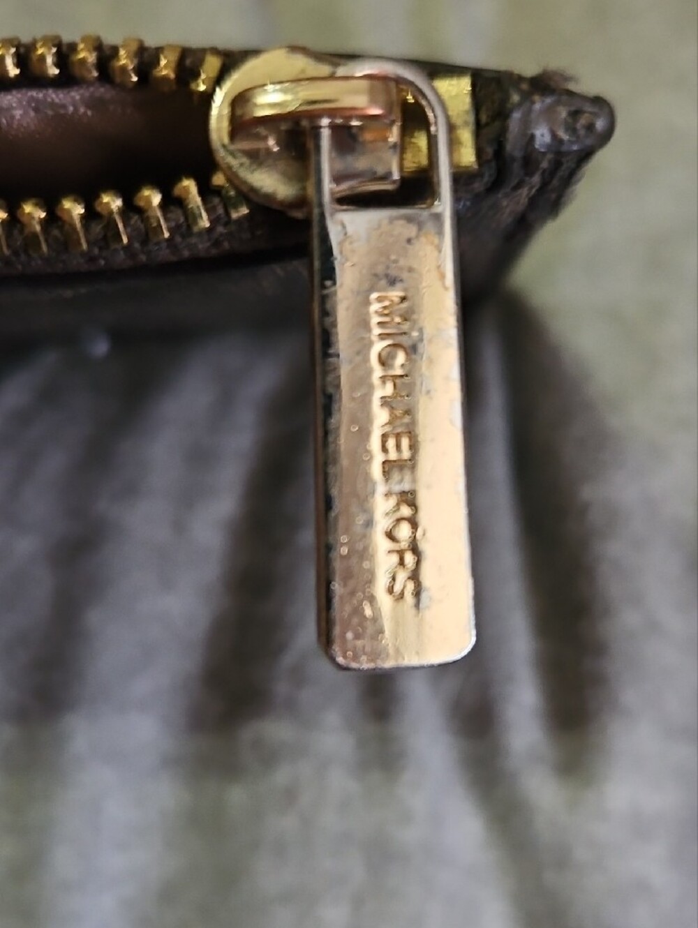 Michael Kors Black/Brown MK Logo Zip Card Case with Keyring - Picture 5 of 5